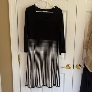NWOT Calvin Klein Black and White Long Sleeve Light Sweater Dress